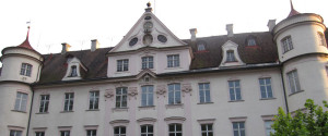 schloss bad waldsee mit uhr und wappen
