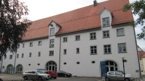 schlosshof-gebäude