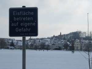 Schild-eisfläche-bad-waldsee