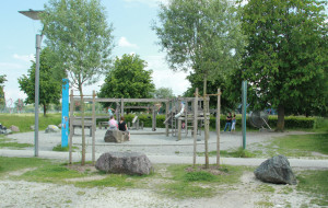 steine im wasser - spielplatz konstanz am bodensee