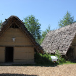 Hüttennachbildungen im Ferderseemuseum Bad Buchau.JPG