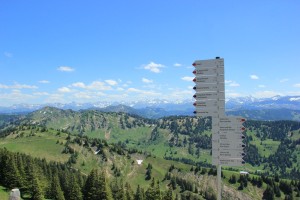 Schild-mit-Wandermöglichkeiten