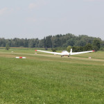 Flugzeug landet Flugplatz Reute Bad Waldsee