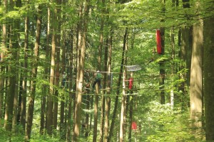 Kletterer-auf-dem-Abenteuerkletterpark-Tannenbühl-Bad-Waldsee