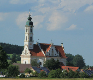 Wallfahrtskirche-Steinhausen-aus-der-Nähe