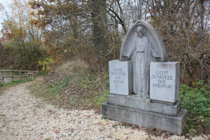 Gedenkstein beim Schloss Warthausen