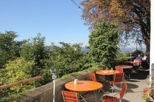 Biergarten mit Ausblick auf Ravensburg