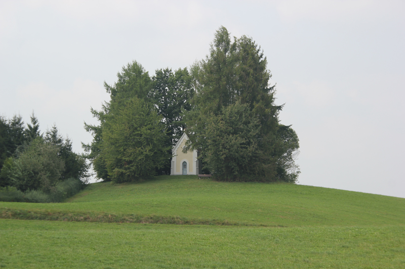 Lourdes-Kapelle und Kreuzigungsweg in Molpertshaus