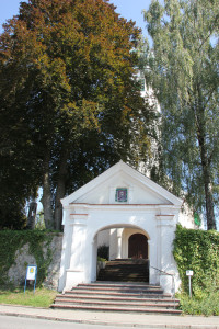 Treppen zur Kirche Bergatreute