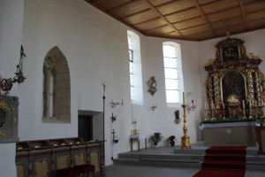 Altarraum-Eintürnen-Berg-Kirche