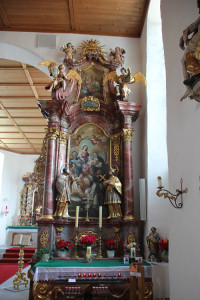 Rechter-Seitenaltar-Eintürnen-Berg-Kirche