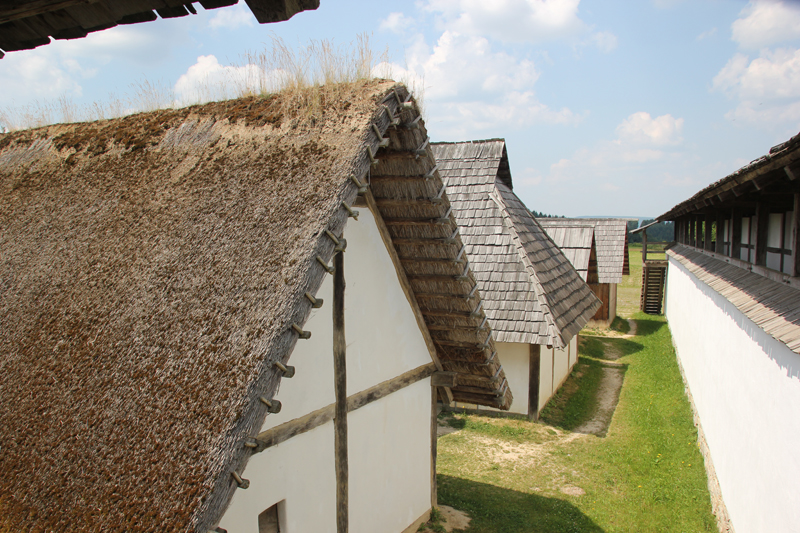 10-Häuser-Freiluftmuseum-Heuneburg