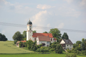 002 Kirche im Donautal