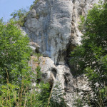 021 Hoehlen in Felsen