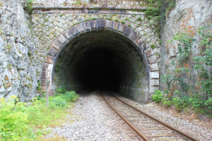 17 Eisenbahntunnel