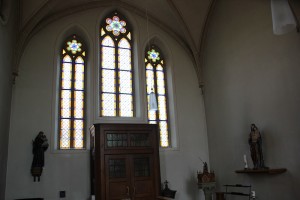 Neogotische Fenster Kirche Boms