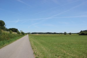 Bahndamm entlang Schussen-Radweg