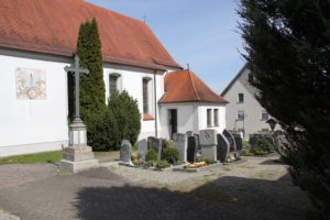 Langhaus und Friedhof St Johannes Baptiste Duernau