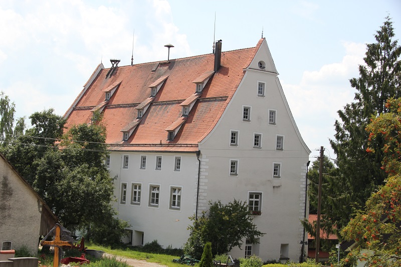 ehemalige-burg-michelwinnaden