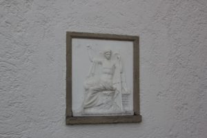 relief-aussenwand-st-klemens-betzenweiler