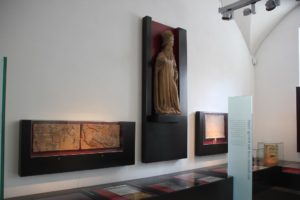 Koenigspfalz Ausstellungsstuecke Schwoerhaus Ulm