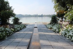 Kleiner Brunnen Schlossgarten Insel Mainau