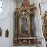 Seitenaltar Figur Rot an der Rot