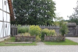 Kraeutergarten Bachritterburg Kanzach