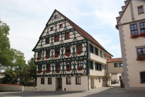 Ehemaliges Nonnenkloster zum heiligen Kreuz
