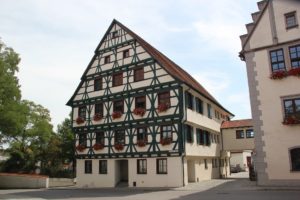 Ehemaliges Nonnenkloster zum heiligen Kreuz