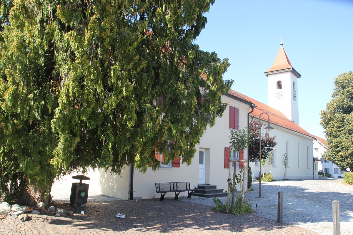 Kirche St. Anna und die Gemeinde Vogt