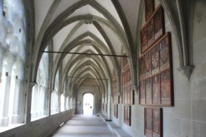 Kreuzgang mit gotischen Bildern Muenster Konstanz