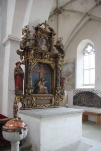 Kloster Heiligkreuztal Altheim Altar und Taufbecken