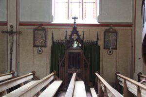 Beichtstuhl Neogotik Kirche St Martin Erolzheim