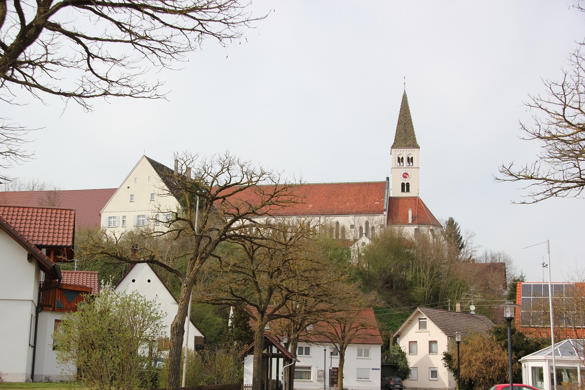Geschichte von Kirchberg an der Iller und der namensgebenden Kirche
