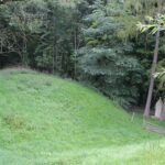 Burggraben ehemalige Burg auf Kapellenberg Erolzheim
