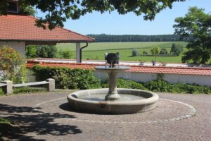 Brunnen Kirchplatz Kanzach