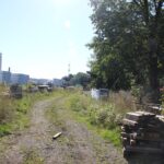 4 Weg auf Bahndamm