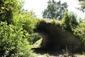 Unterführung bei Findling Geologie-Pfad Bad Schussenried