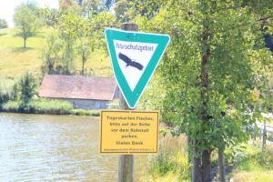 Parkhinweise und Naturschutzgebiet Ebersberg Allgäu